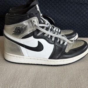 Nike Women’s Size 8.5 Air Jordan 1 Retro ‘Silver Toe’